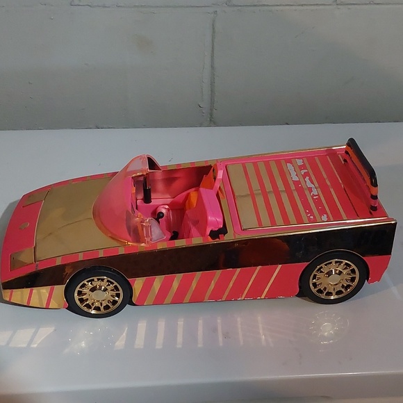 LOL OMG Surprise Car-Pool Coupe, Surprise Pool & Dance Floor; Pink and Gold, 15" - Picture 2 of 16
